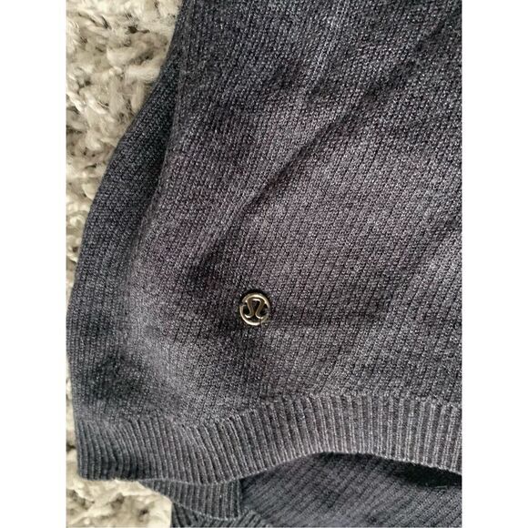 95 LULULEMON GRAY CABIN YOGI WRAP HOOD REVERSIBLE CARDIGAN SWEATER sz 4 6 - Picture 7 of 8